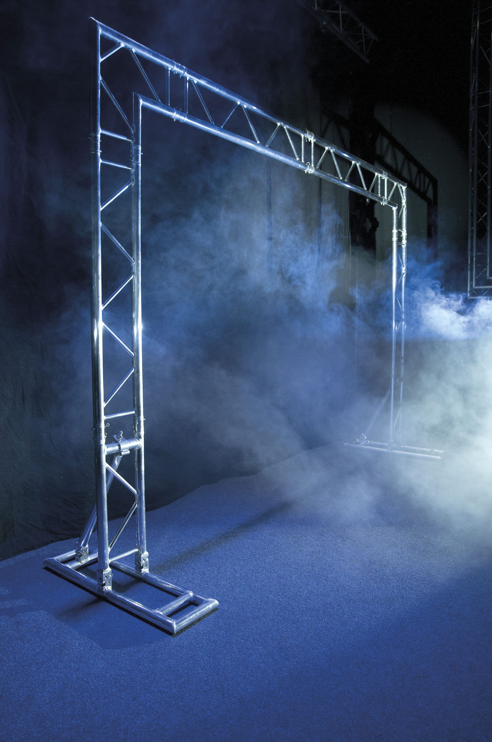 Showtec Mobile DJ Truss Stand - Image 2