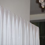 Showtec Drapecurtain Medium Gloss Sati Pleated White - Image 3